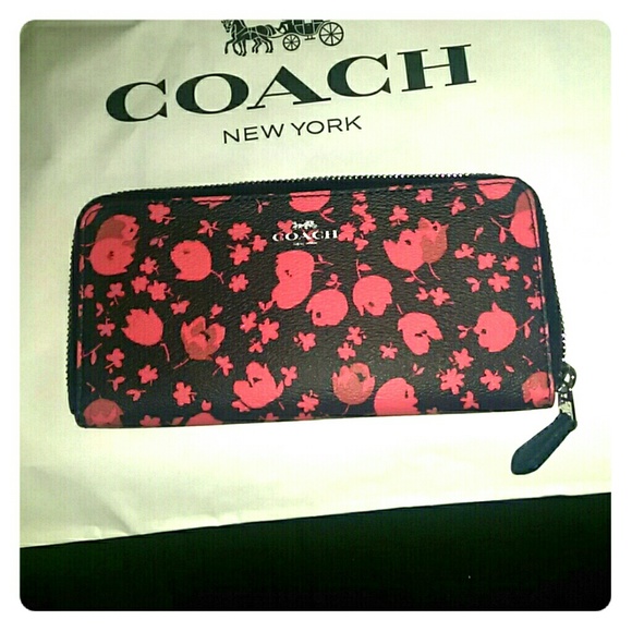 Coach Checkbook Wallet Midnight Pink Ruby