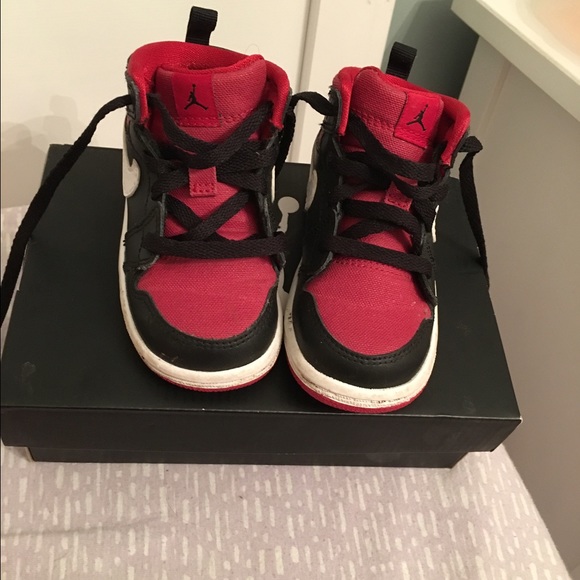 Jordan 1s.. toddler shoe 6c