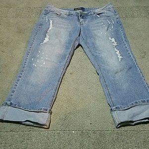 Distressed Jean Capris
