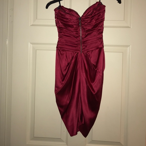 Red strapless tulip Bebe cocktail dress - Picture 3 of 4