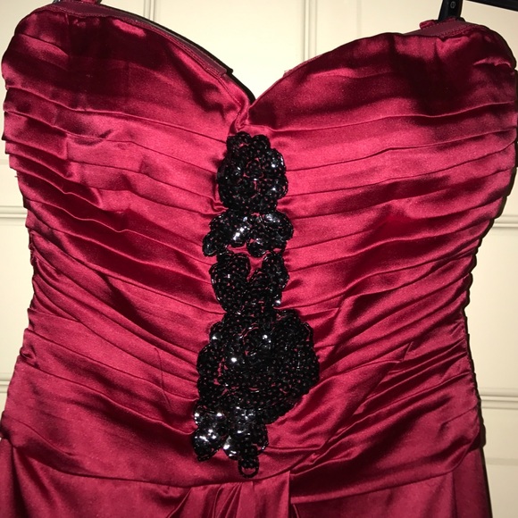 Red strapless tulip Bebe cocktail dress - Picture 4 of 4