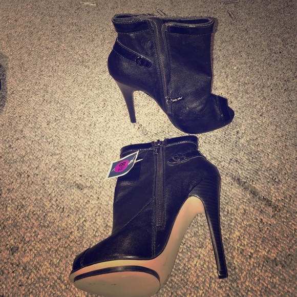 Black ankle boot heels