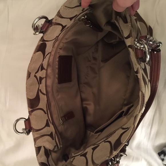 Coach purse with original "C" print - Picture 4 of 4