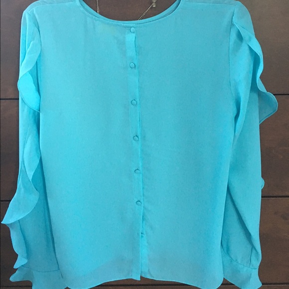 Ruffle sleeve woven top - Picture 2 of 4