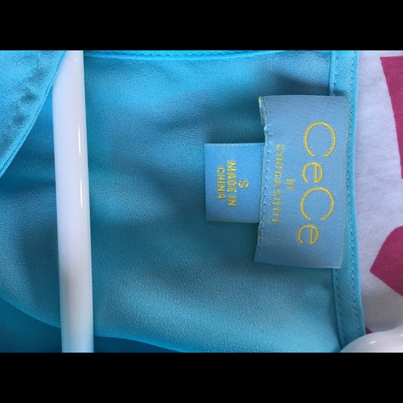 Ruffle sleeve woven top - Picture 4 of 4