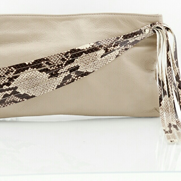 Annie Handbags Chara Clutch