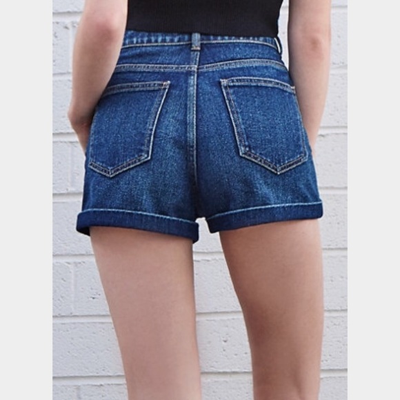 ❌SOLD❌BULLHEAD DENIM CO. High waisted Mom Short - Picture 1 of 2