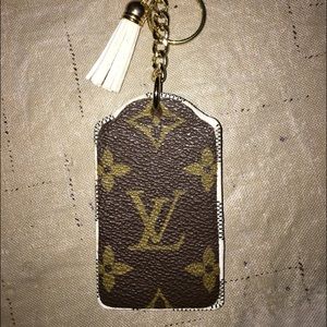 louis vuitton dog tag