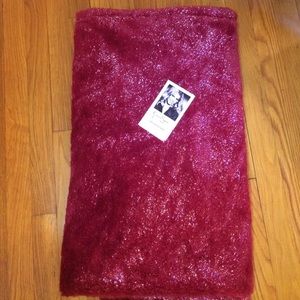 Jessica Simpson Flirty Faux Fur Throw