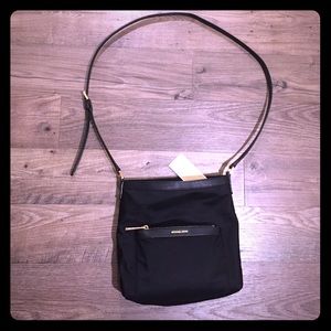 NWT Michael kors Medium messenger ONE DAY SALE! 🚨