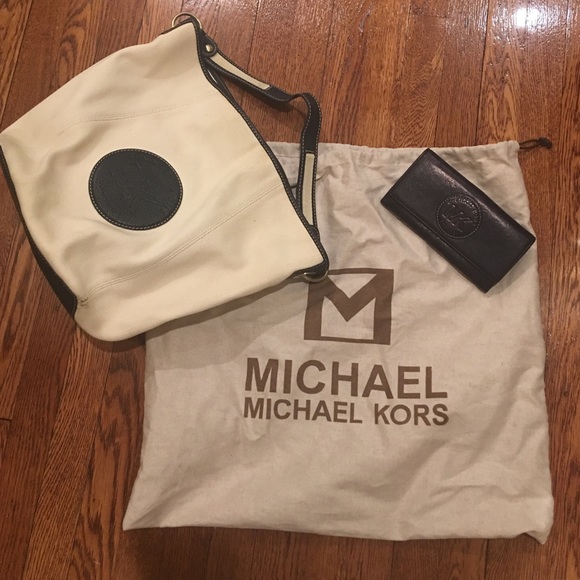 Michael kors bag and matching wallet