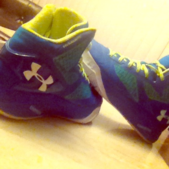 Size 7.5 under armor clutch fit drive charged .