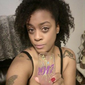 Meet your Posher, Evelyn