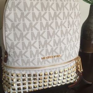White Michael Kors Bookbag