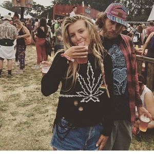 UNIF Dark side of the Bud Sweater