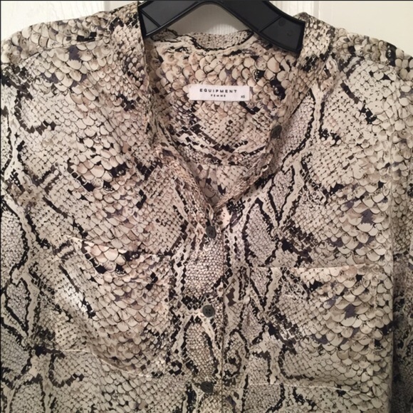 Equipment Ava 100% silk blouse