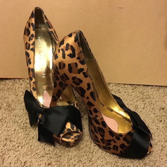 Paris Hilton printed pumps