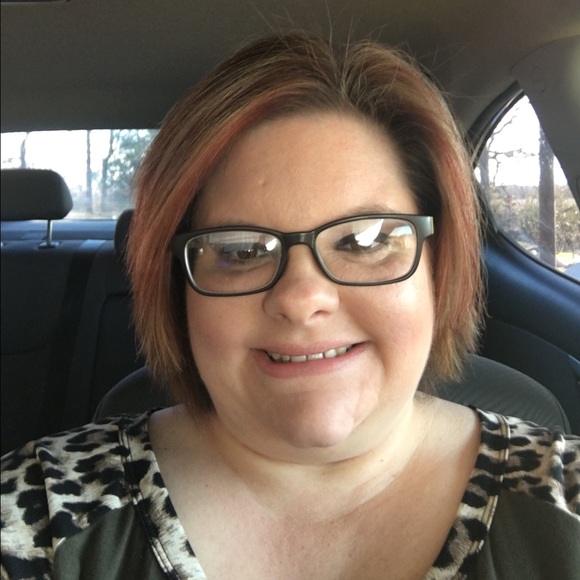 Meet your Posher, Danielle - Picture 1 of 1