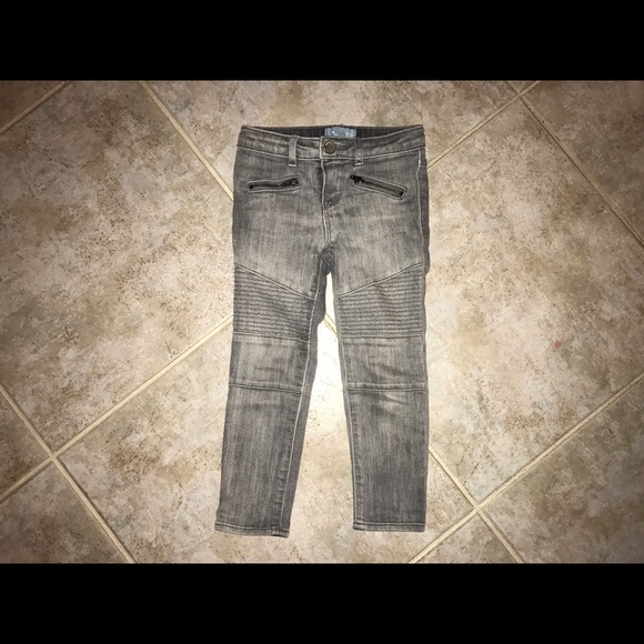 👖 Gray toddler girl moto pants. 4T EUC