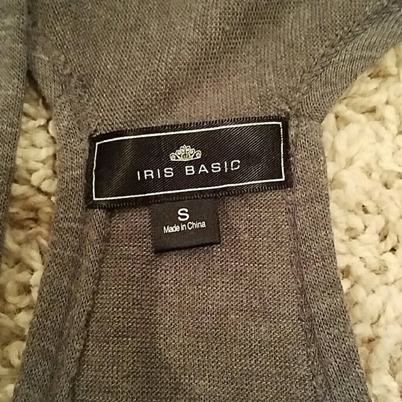 Sweater top. Small - Picture 2 of 3