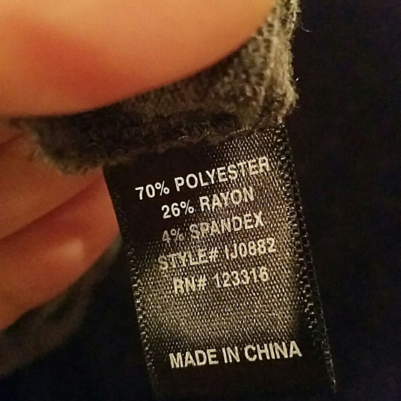 Sweater top. Small - Picture 3 of 3