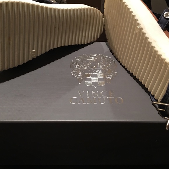 Sandals - Picture 3 of 5