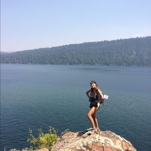 Meet your Posher, Alyssa