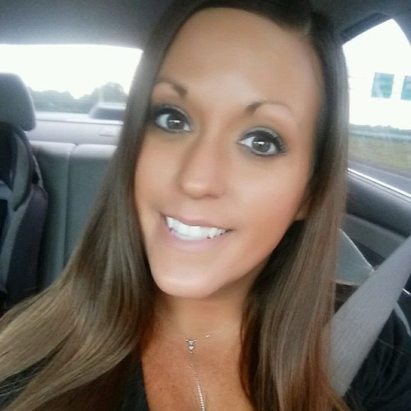 Meet your Posher, Jessica - Picture 1 of 1