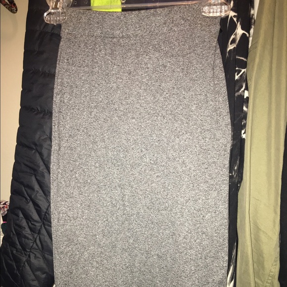 Grey pencil skirt
