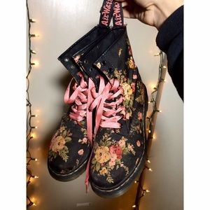 Floral Dr Martens