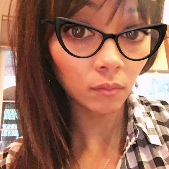 Meet your Posher, Margeaux - Picture 2 of 5