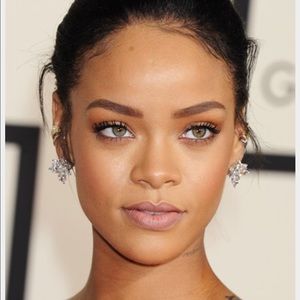 Meet your Posher, Dania