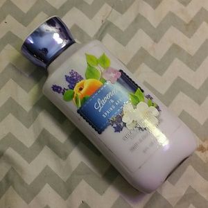 Lavender and spring apricot body lotion
