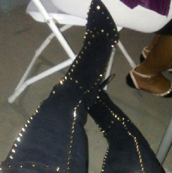 🎆🎆 Price.Drop Jennifer LE. Thighs high boots