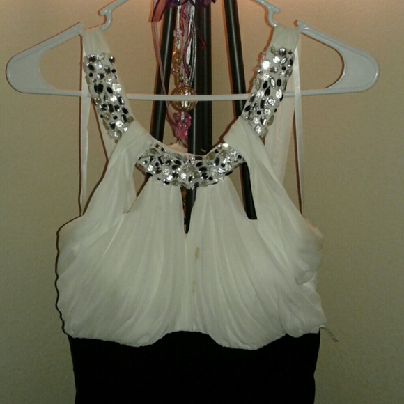 Dress - Picture 2 of 2