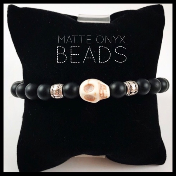 Silverskylight Other - Men or women onyx & white skull charm bracelet