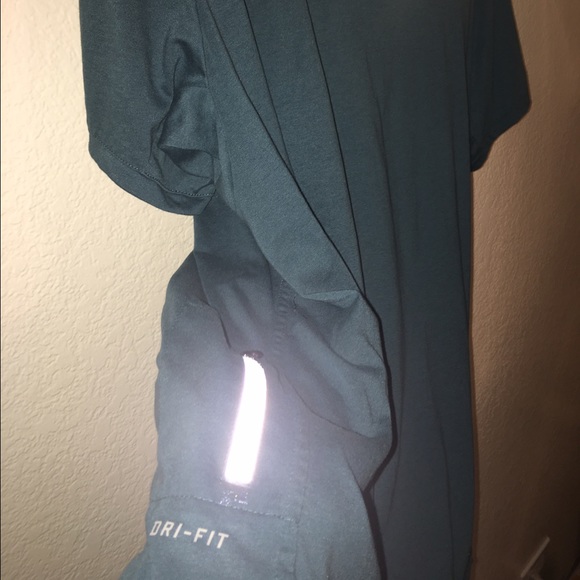 Nike Running Tee Shirt - Picture 2 of 4
