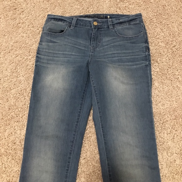 Like new skinny stretch jeans. Size 8.