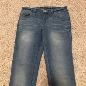 Like new skinny stretch jeans. Size 8.