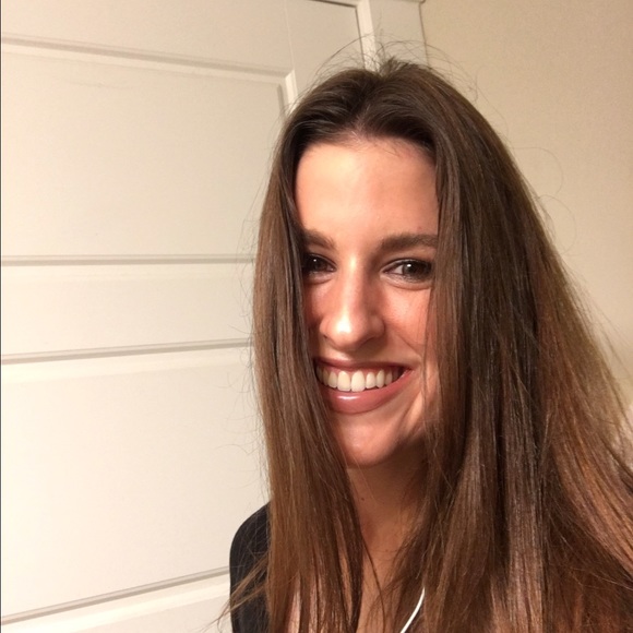 Meet your Posher, Catelyn - Picture 1 of 1