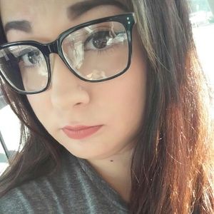 Meet your Posher, Yessenia