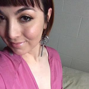 Meet your Posher, Alyssa