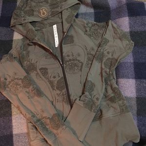 Classic Scuba hoodie in a rare color!!