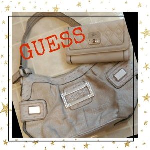 🎉🎉SALE🎉🎉 GUESS shoulder bag with wallet