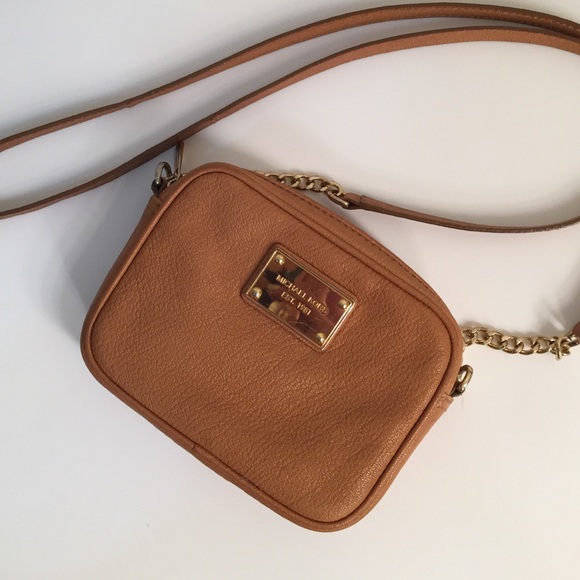 Michael Kors Small Jet Set Crossbody in Tan