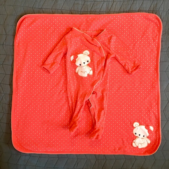 Baby pajama & blanket set
