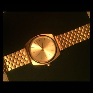 Nixon watch ...all gold Authentic on sale !!!!