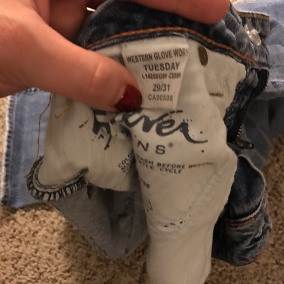 Silver Jeans - Picture 3 of 4