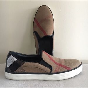 🍓SOLD🍓Burberry Slip-On Sneakers