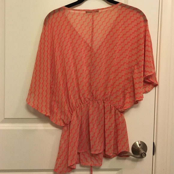 Small blouse - Picture 2 of 3